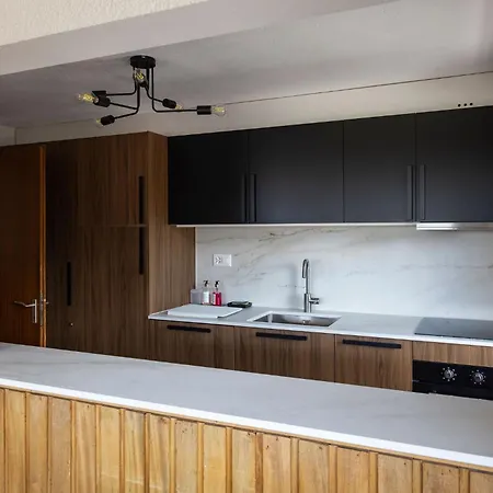 La Ruinette-3-bed Flat With Balcony In アパート