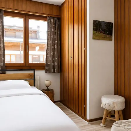 La Ruinette-3-bed Flat With Balcony In アパート *