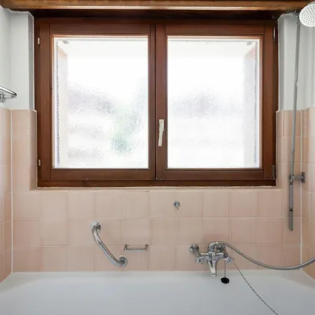 La Ruinette-3-bed Flat With Balcony In アパート *